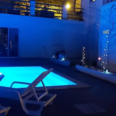 Apartamento T2 Com Piscina-seixal, Perto De Lisboa *