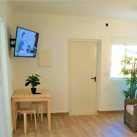 Apartamento T2 Com Piscina-seixal, Perto De Lisboa Arrentela