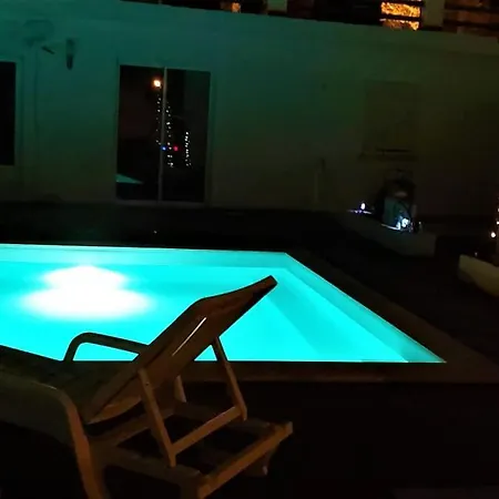 아파트 Apartamento T2 Com Piscina-seixal, Perto De Lisboa *