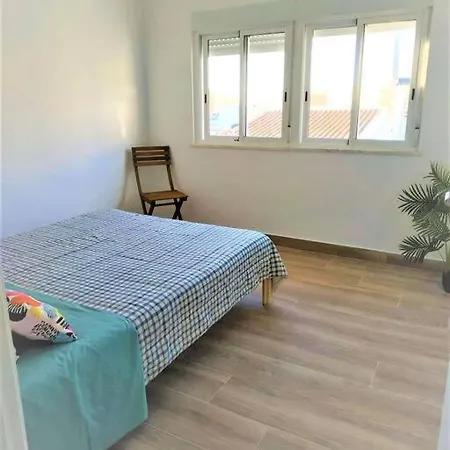 Apartamento T2 Com Piscina-seixal, Perto De Lisboa 아파트 Arrentela